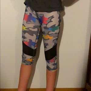 Girls rainbow Camo capris